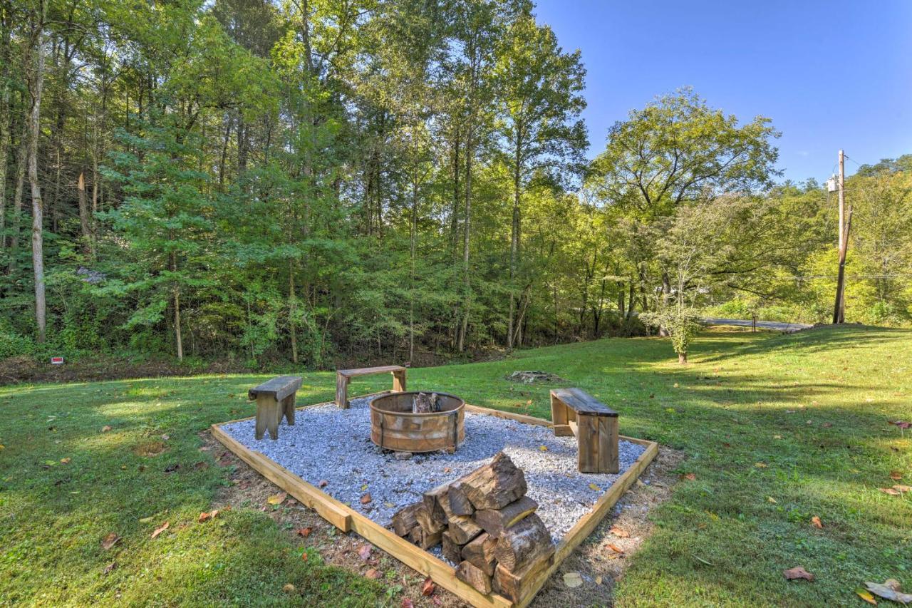 Smoky Mountain Cozy Cove Cabin Deck And Fire Pit! Cosby Екстер'єр фото