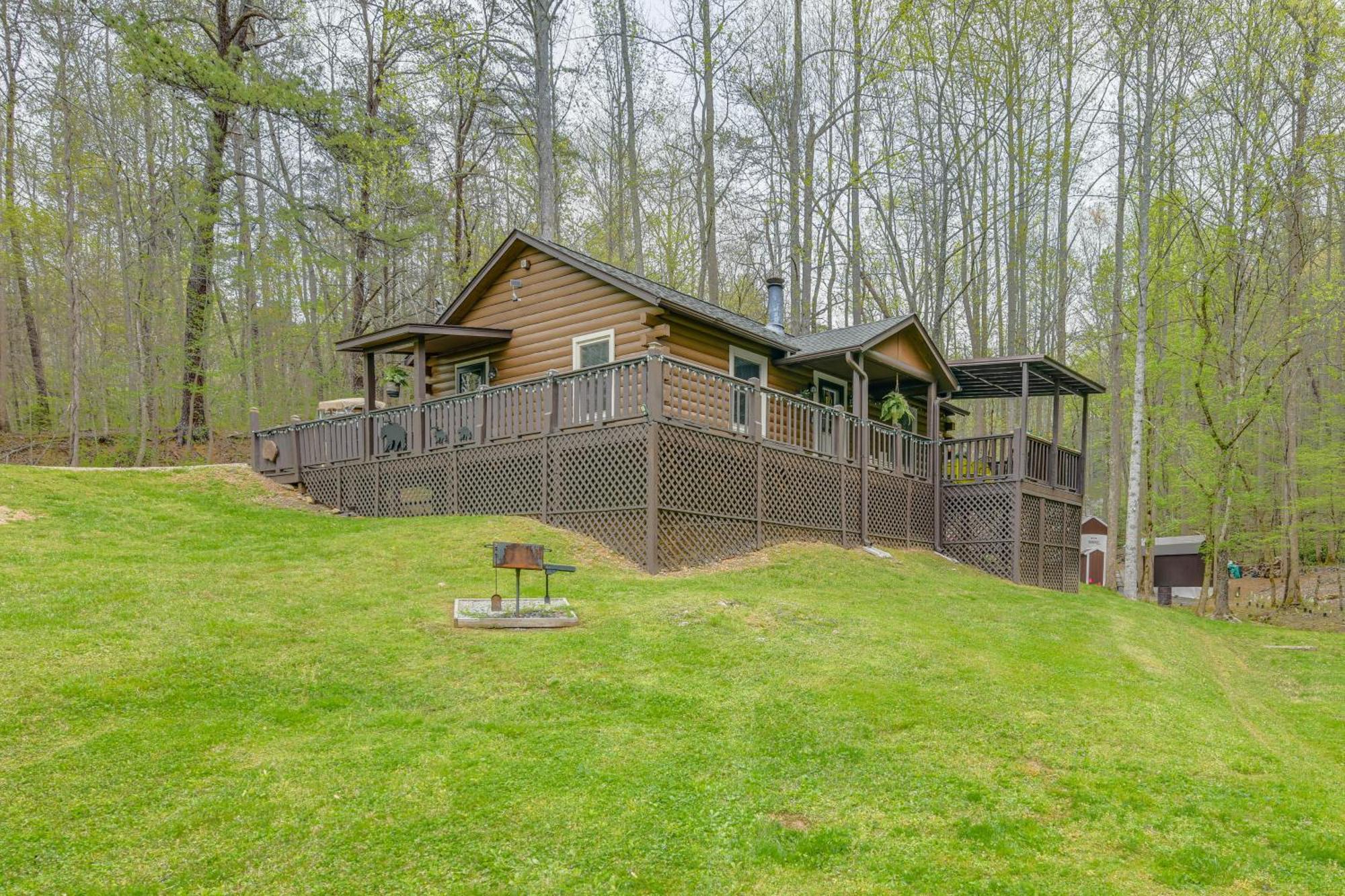 Smoky Mountain Cozy Cove Cabin Deck And Fire Pit! Cosby Екстер'єр фото